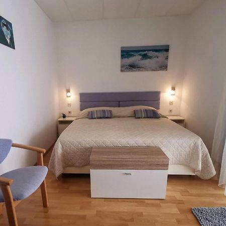 Guesthouse Apartment Bozica Бол Екстер'єр фото