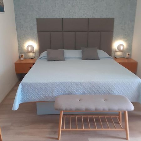 Guesthouse Apartment Bozica Бол Екстер'єр фото
