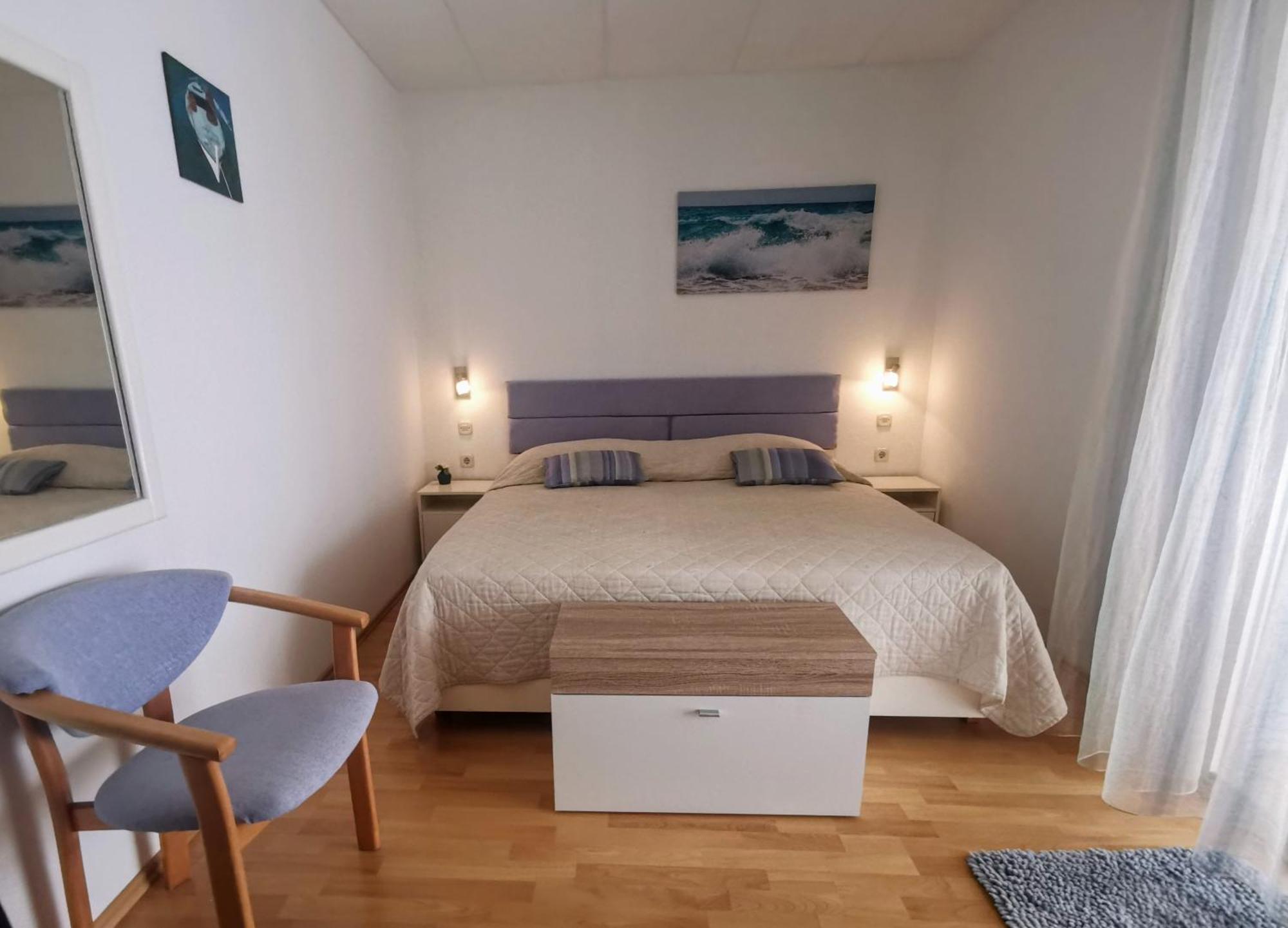 Guesthouse Apartment Bozica Бол Екстер'єр фото
